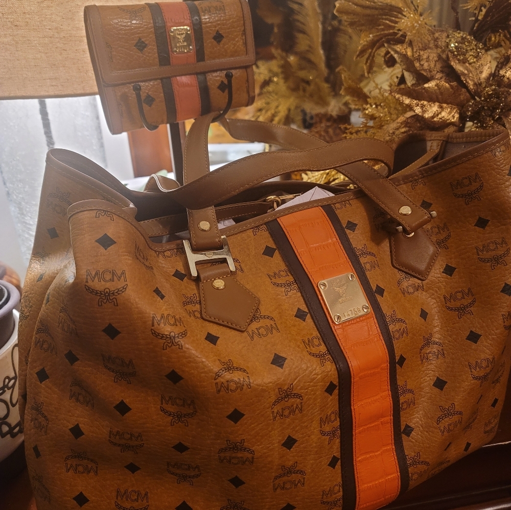 Authentic MCM large tote - Picture 2 of 12